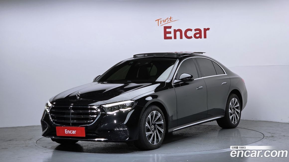Mercedes-Benz E-Class 2024