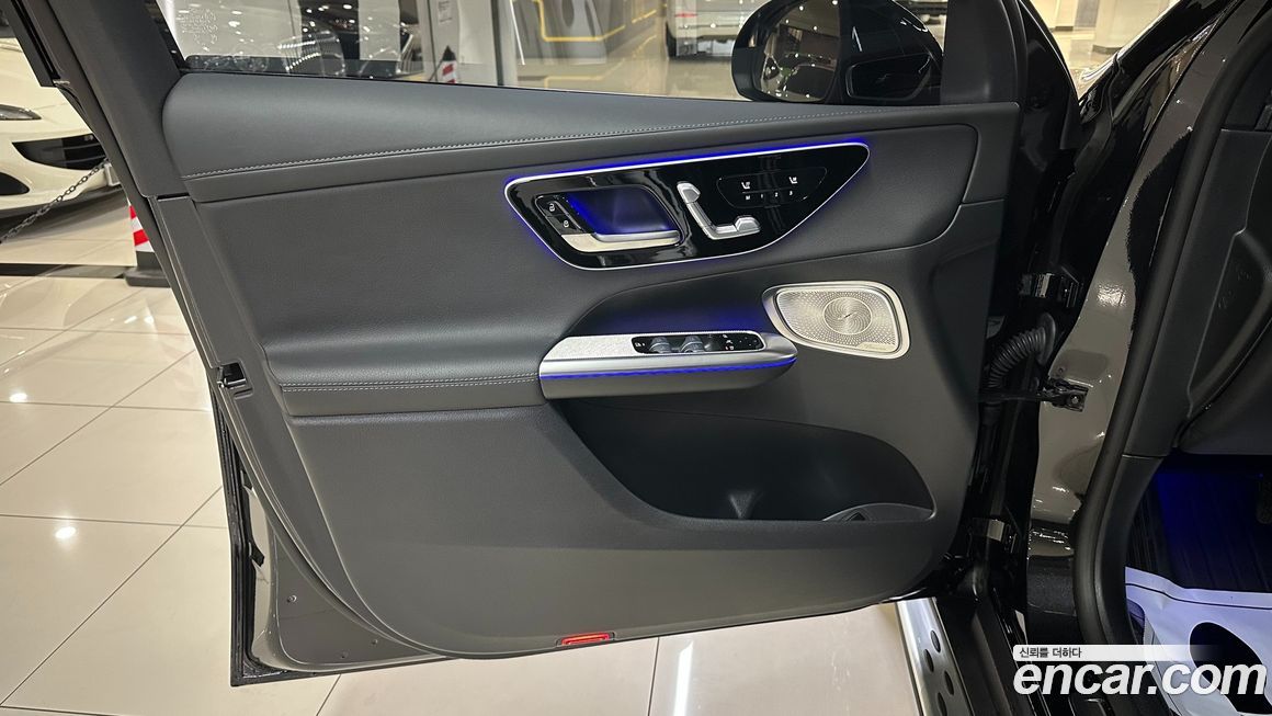 Mercedes-Benz GLC-Class 2025