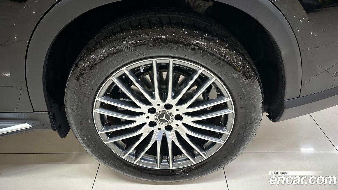 Mercedes-Benz GLC-Class 2025