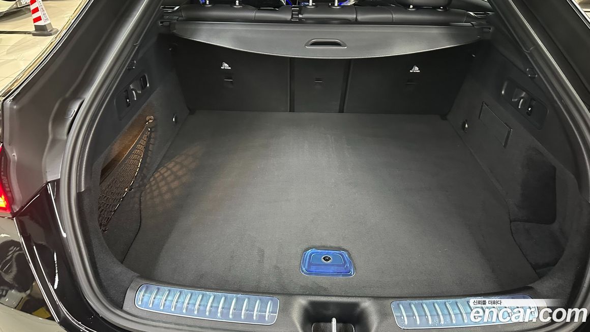 Mercedes-Benz GLC-Class 2025