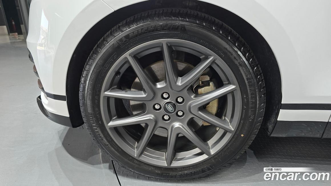 Land Rover Range Rover Velar 2024