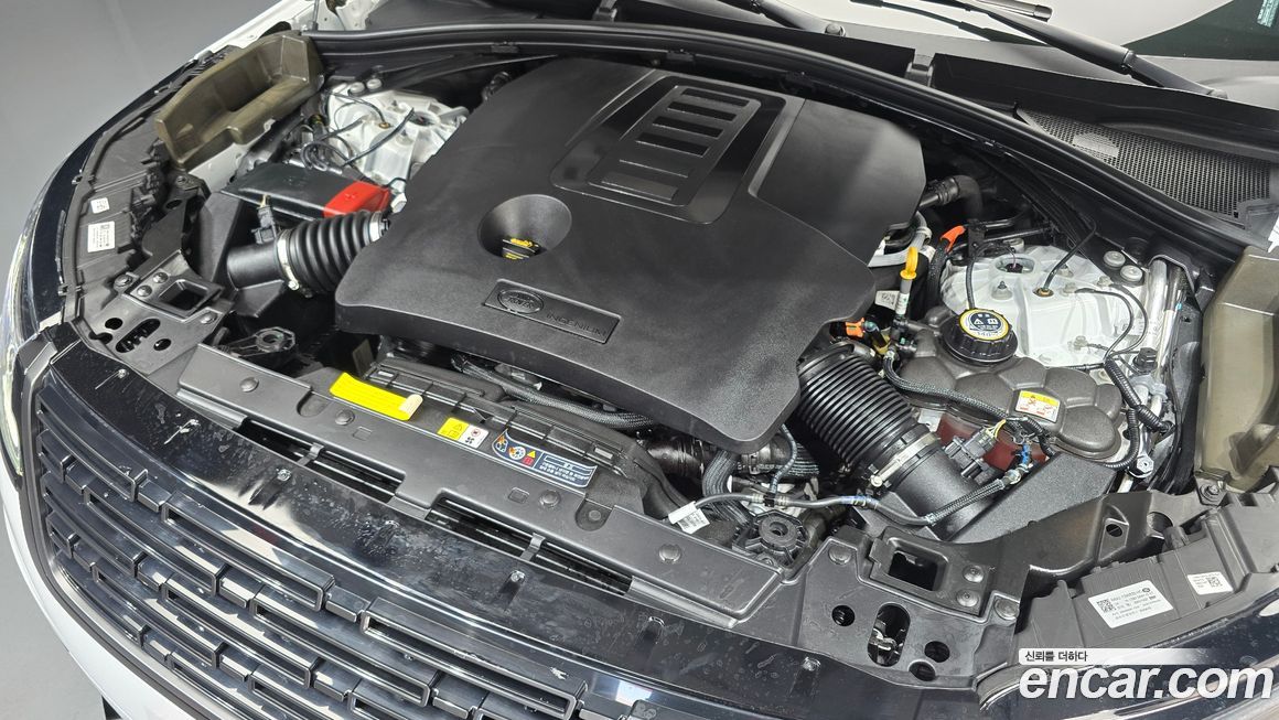 Land Rover Range Rover Velar 2024