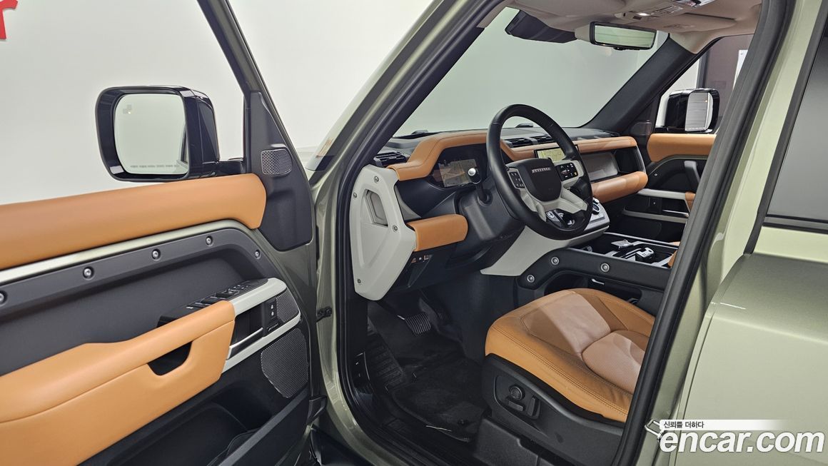 Land Rover Defender 2023