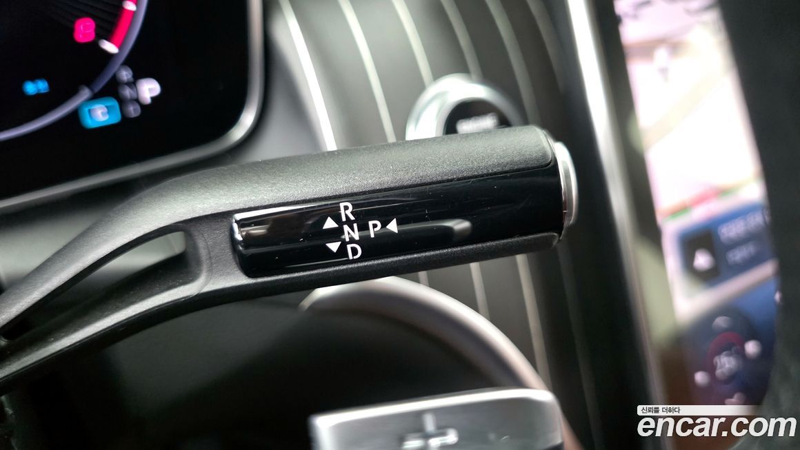 Mercedes-Benz GLC-Class 2024