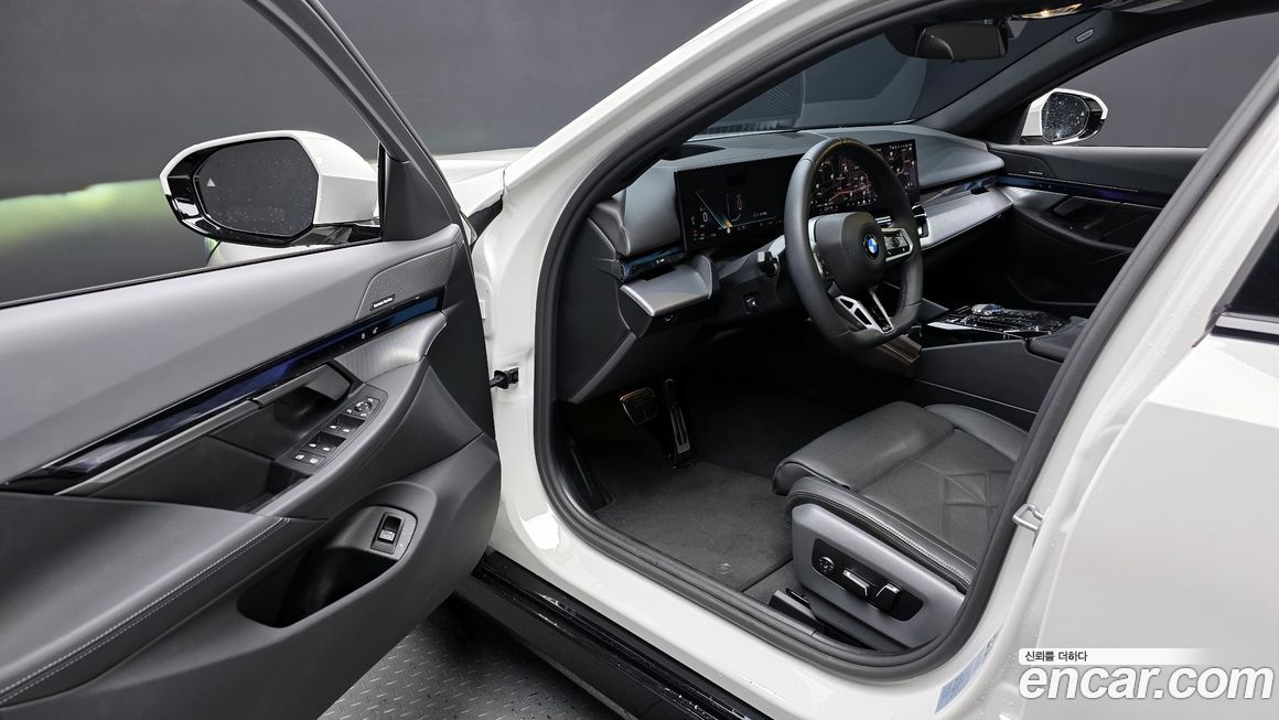 BMW 5-Series 2025