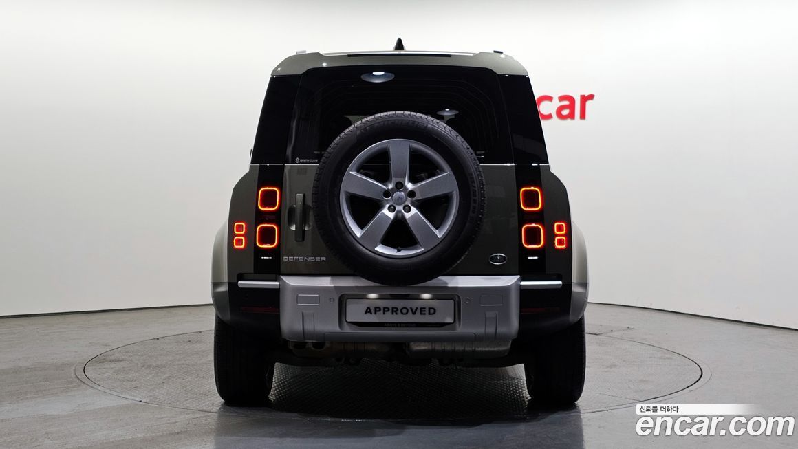 Land Rover Defender 2023