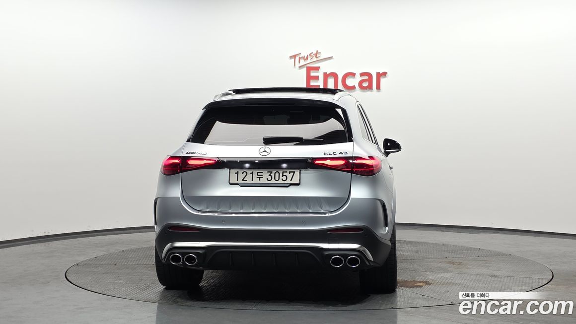 Mercedes-Benz GLC-Class 2025