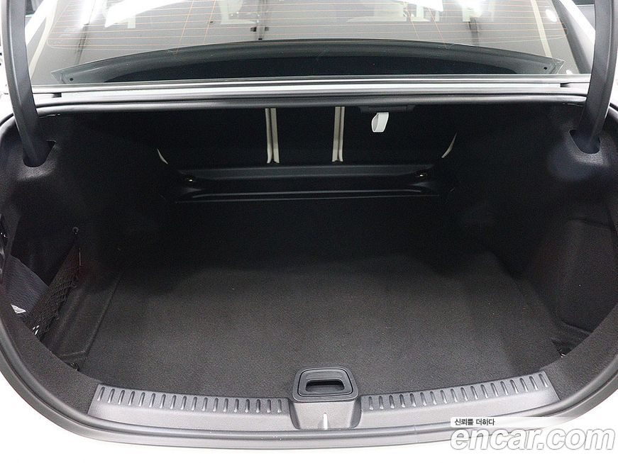 Mercedes-Benz E-Class 2025