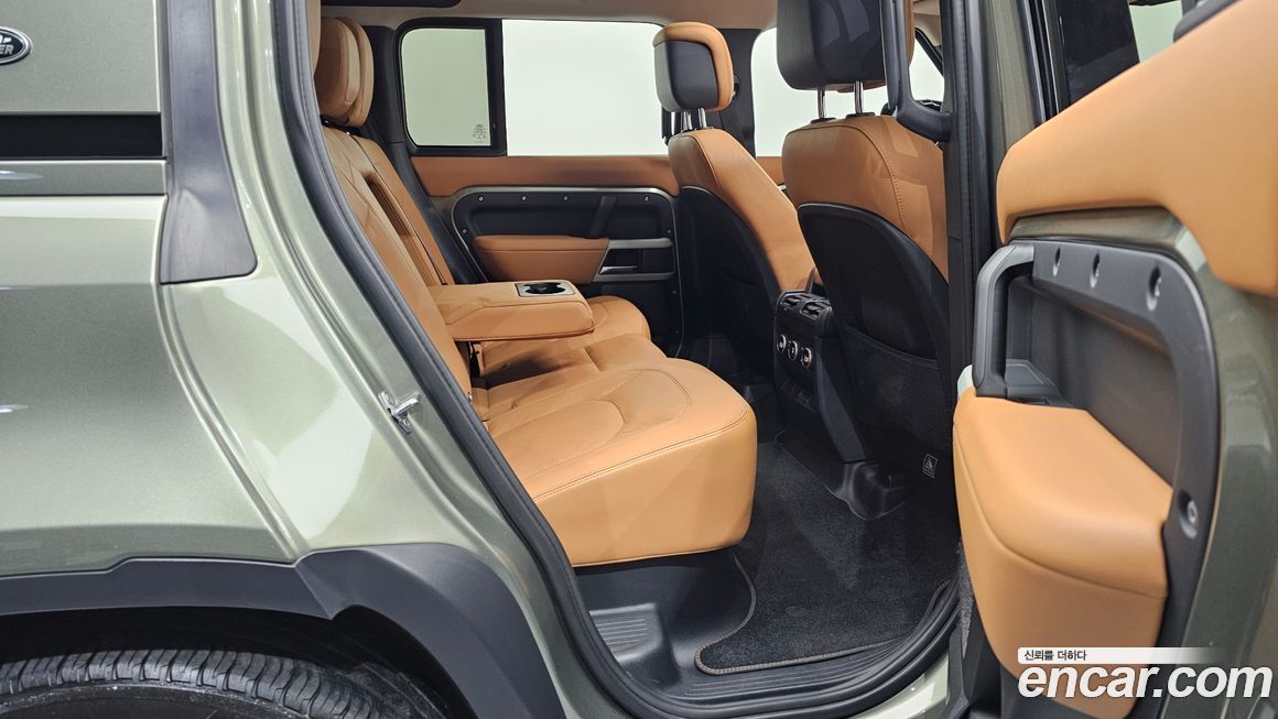 Land Rover Defender 2023