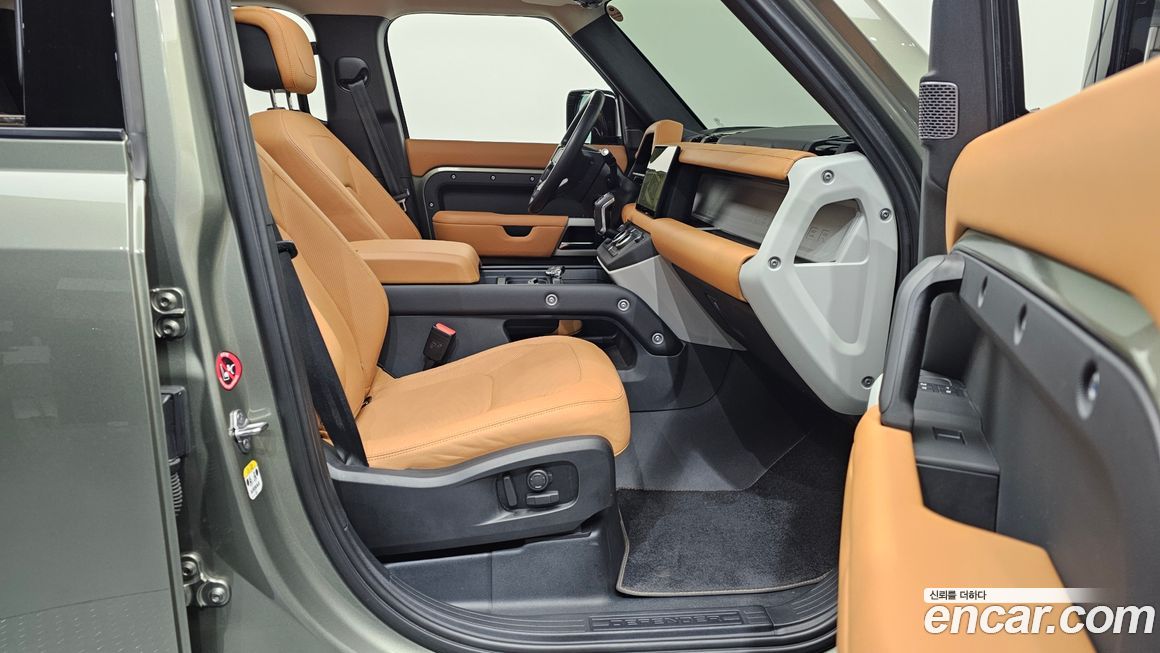 Land Rover Defender 2023