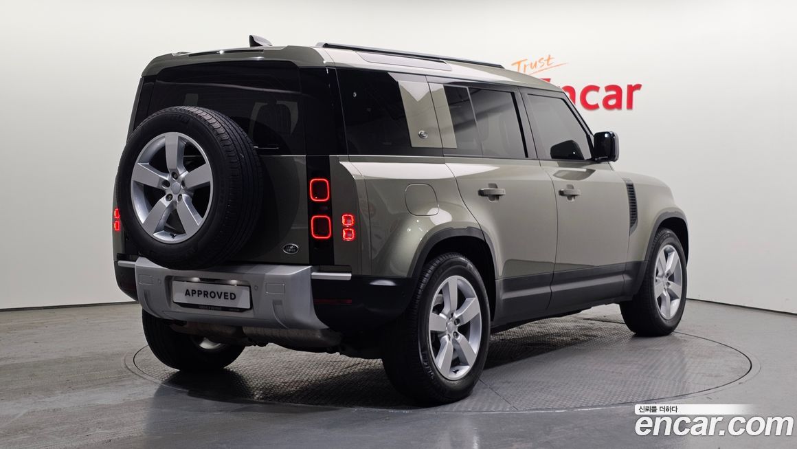 Land Rover Defender 2023