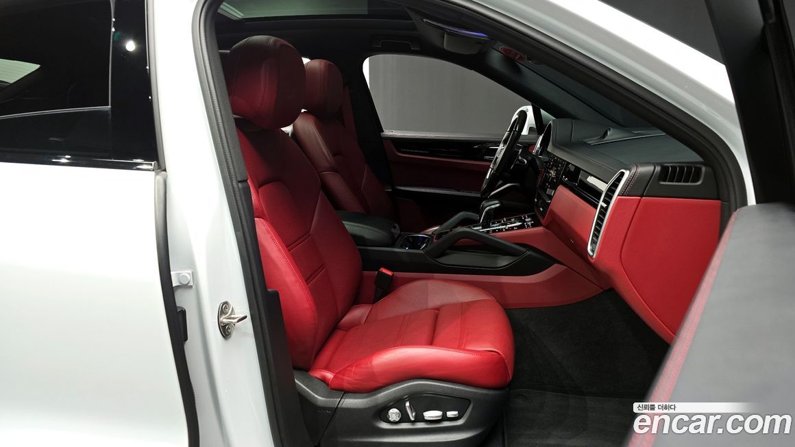 Porsche Cayenne 2021