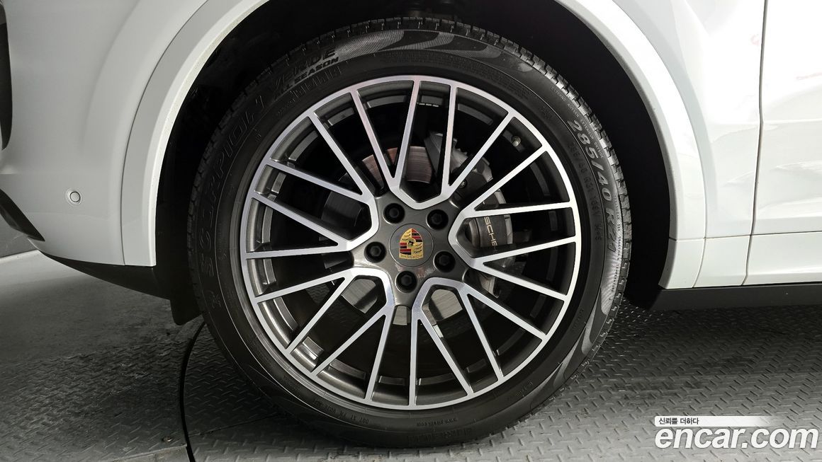 Porsche Cayenne 2021