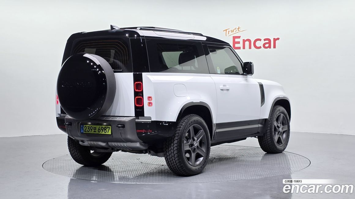 Land Rover Defender 2025