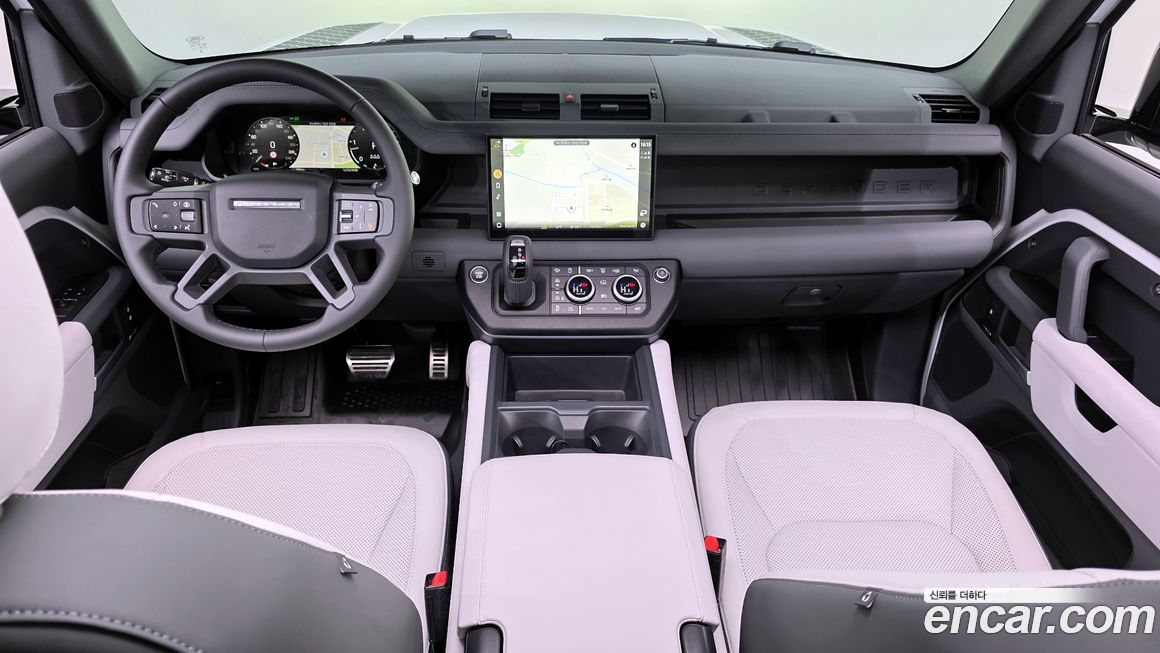 Land Rover Defender 2025