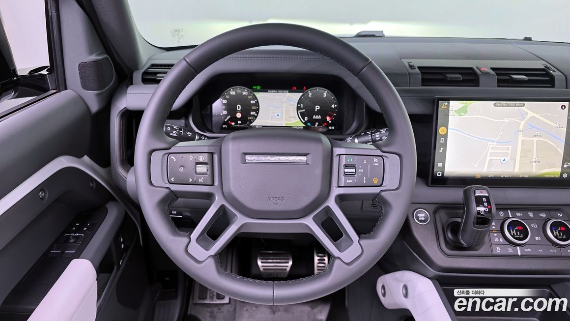 Land Rover Defender 2025