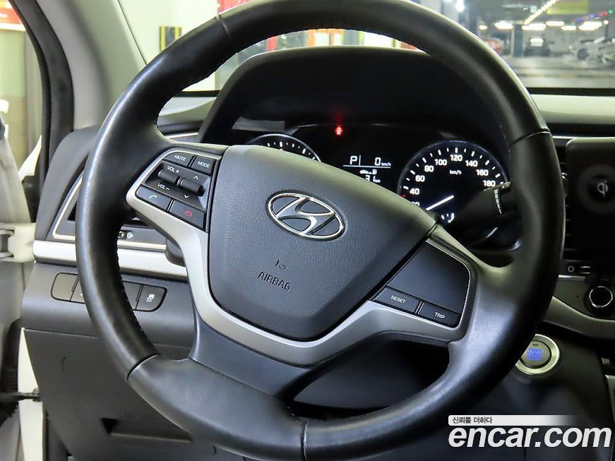 Hyundai AVANTE 2016