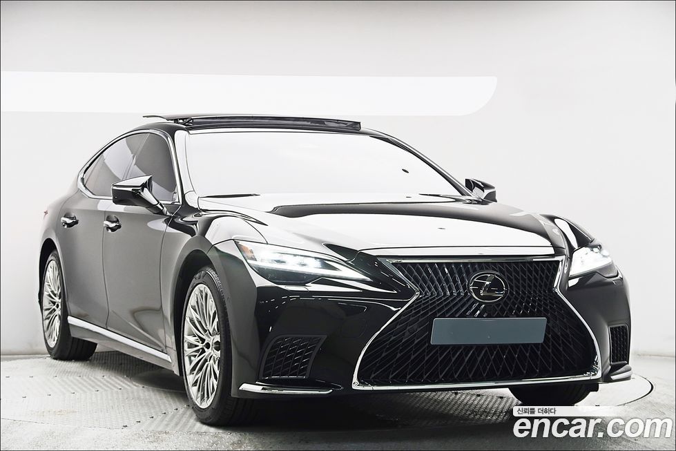 Lexus LS 2024