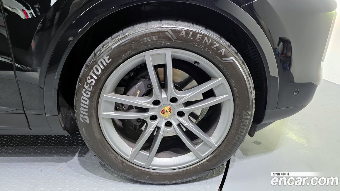 Porsche Cayenne 2024