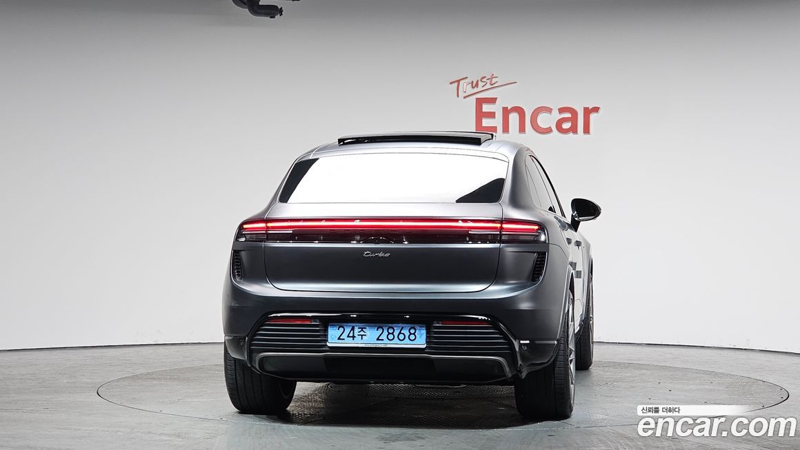Porsche Macan 2025