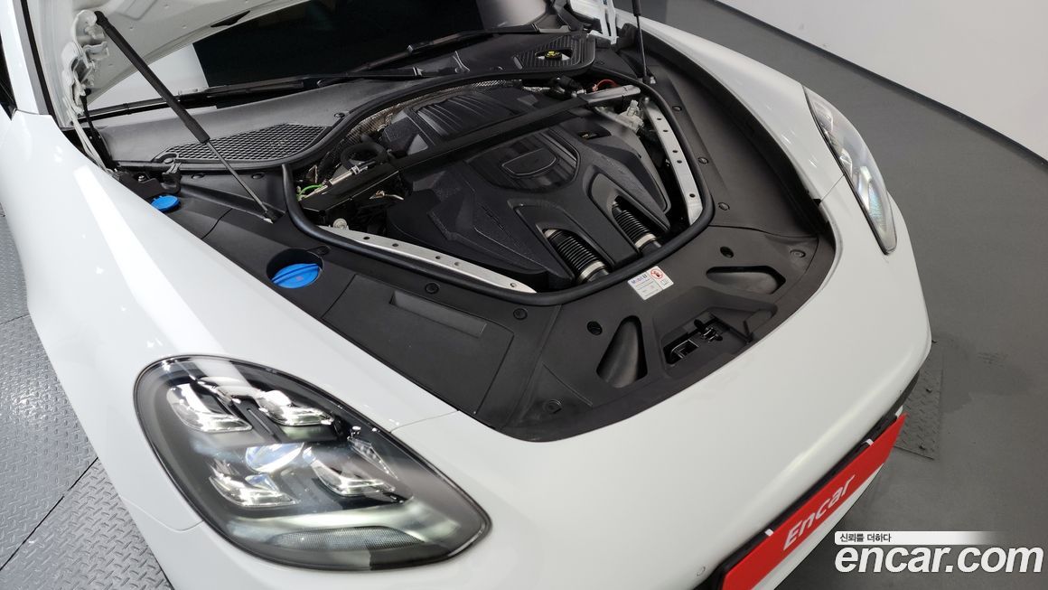 Porsche Panamera 2023