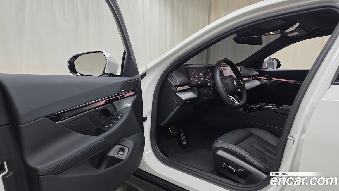 BMW 5-Series 2025