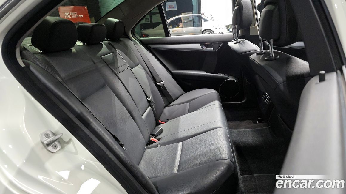 Mercedes-Benz C-Class 2010