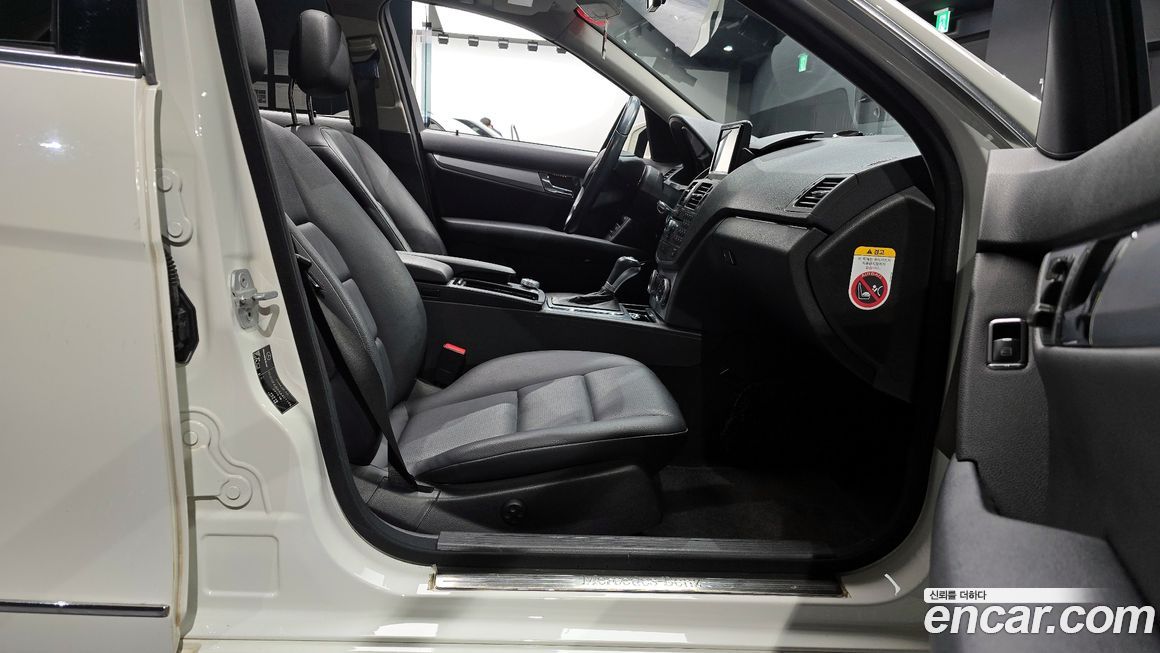 Mercedes-Benz C-Class 2010