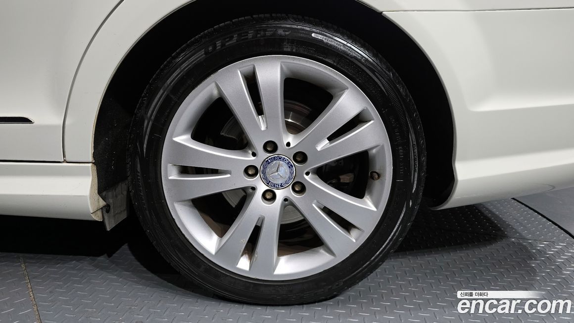 Mercedes-Benz C-Class 2010