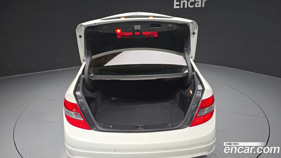 Mercedes-Benz C-Class 2010