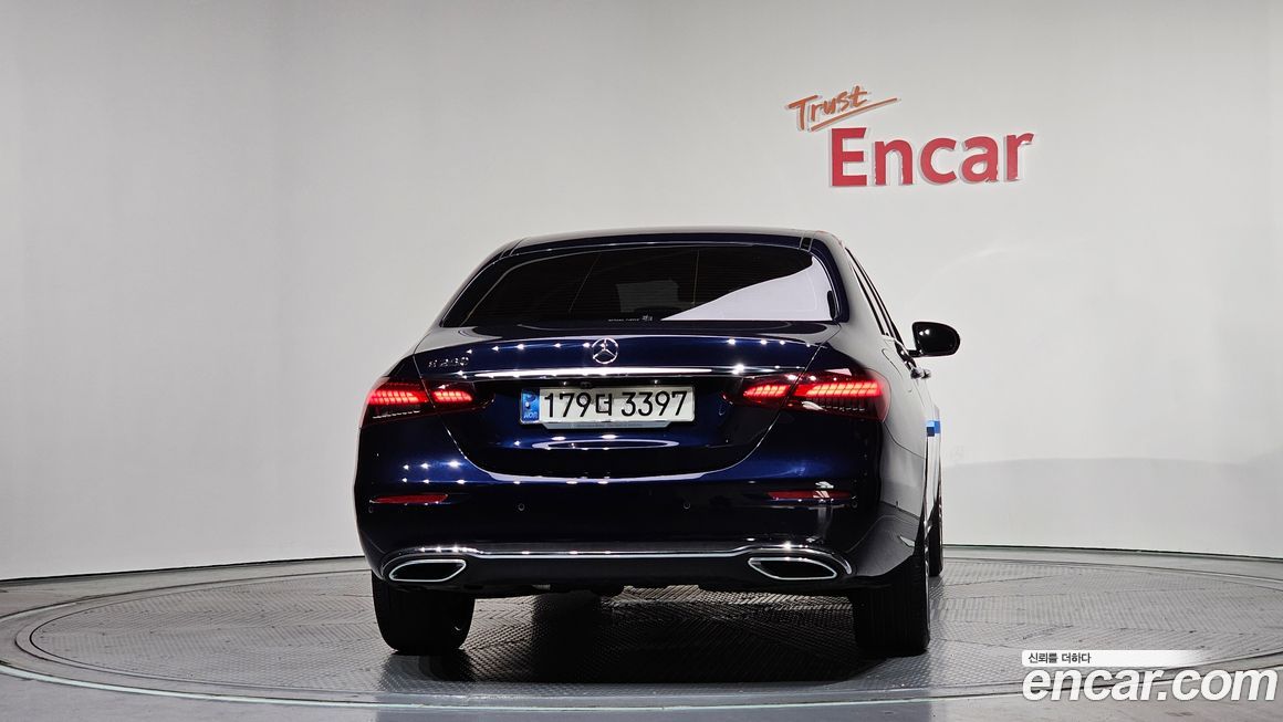 Mercedes-Benz E-Class 2021