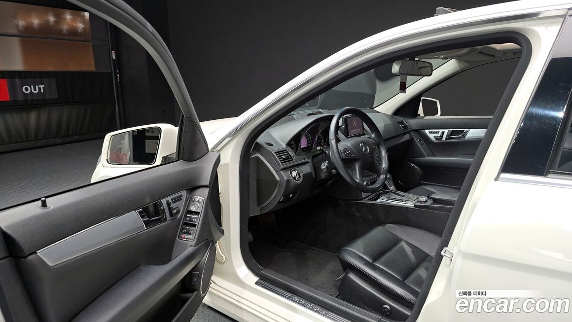 Mercedes-Benz C-Class 2010