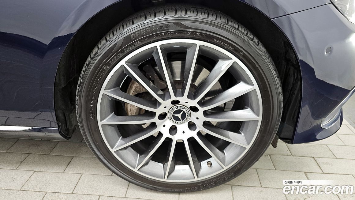 Mercedes-Benz E-Class 2021