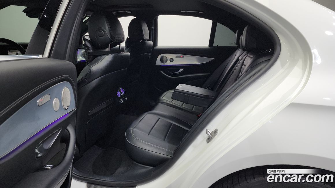 Mercedes-Benz E-Class 2021