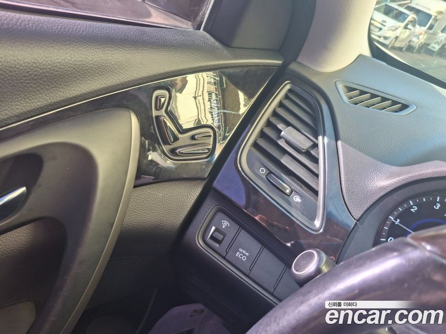 Hyundai Grandeur 2012