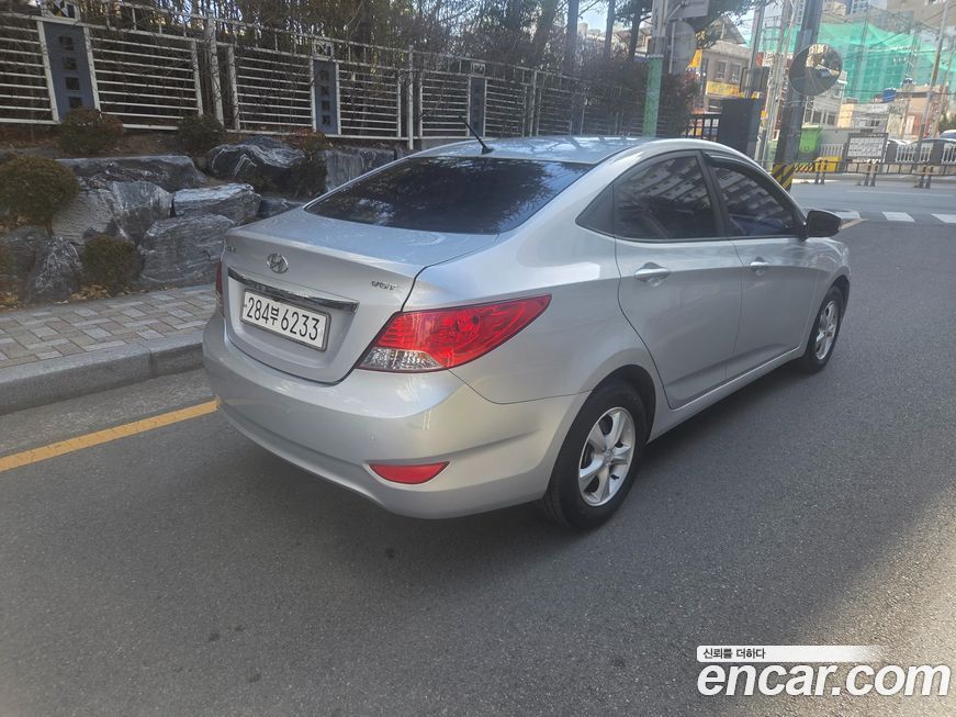 Hyundai Accent 2015
