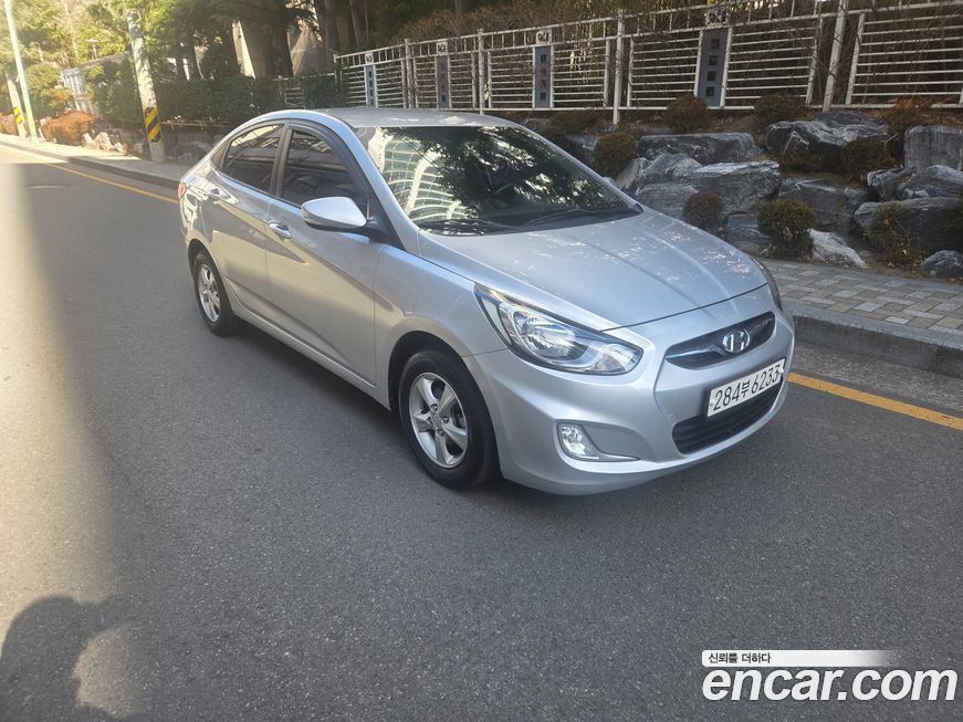 Hyundai Accent 2015