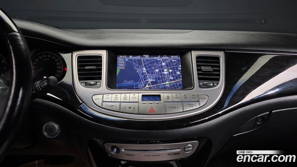 Hyundai Genesis 2012