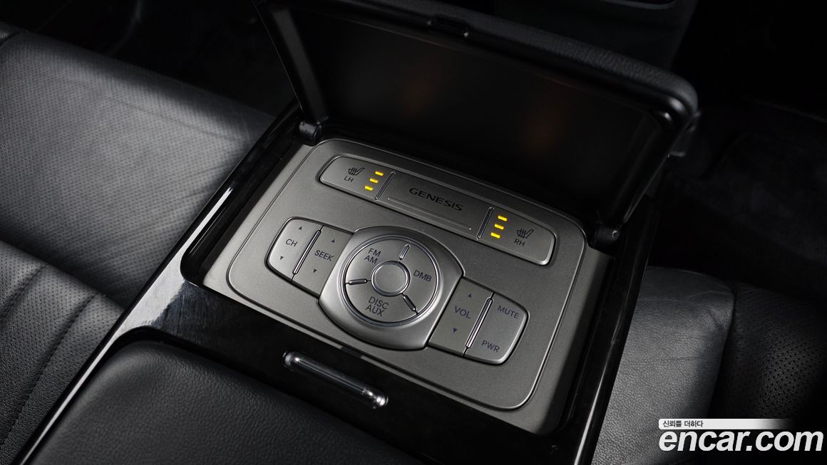 Hyundai Genesis 2012