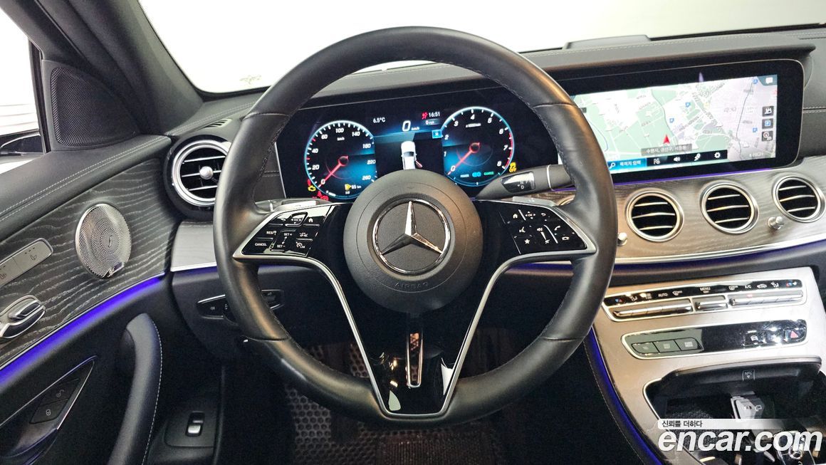 Mercedes-Benz E-Class 2022