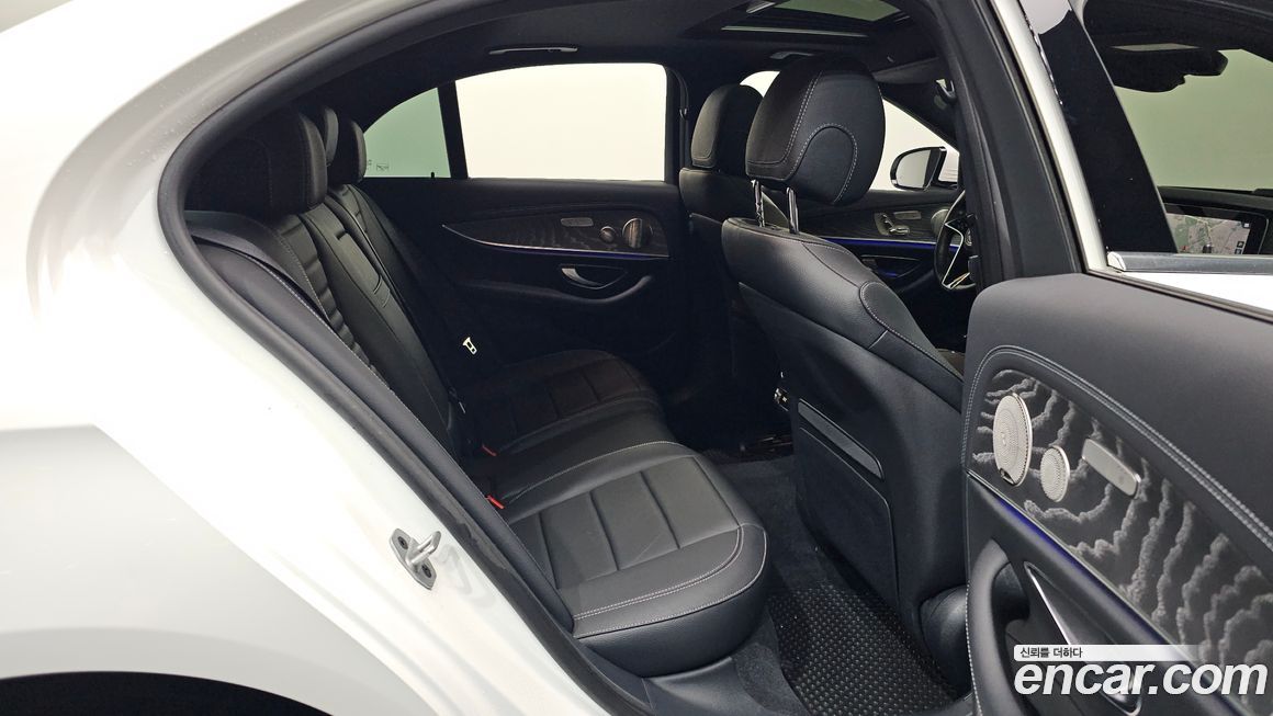 Mercedes-Benz E-Class 2022