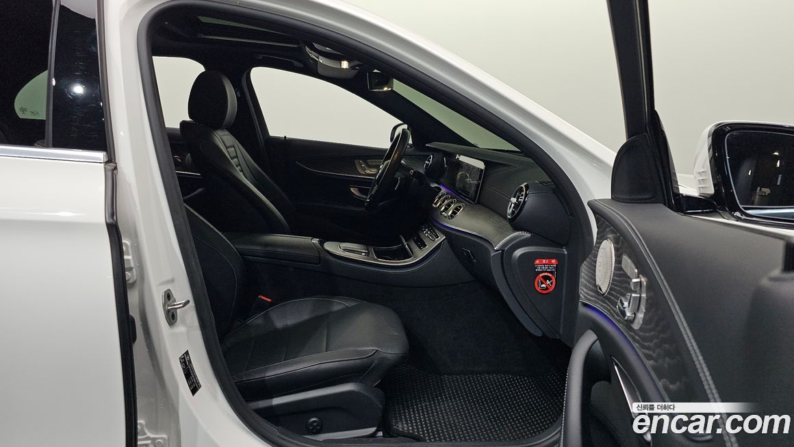 Mercedes-Benz E-Class 2022