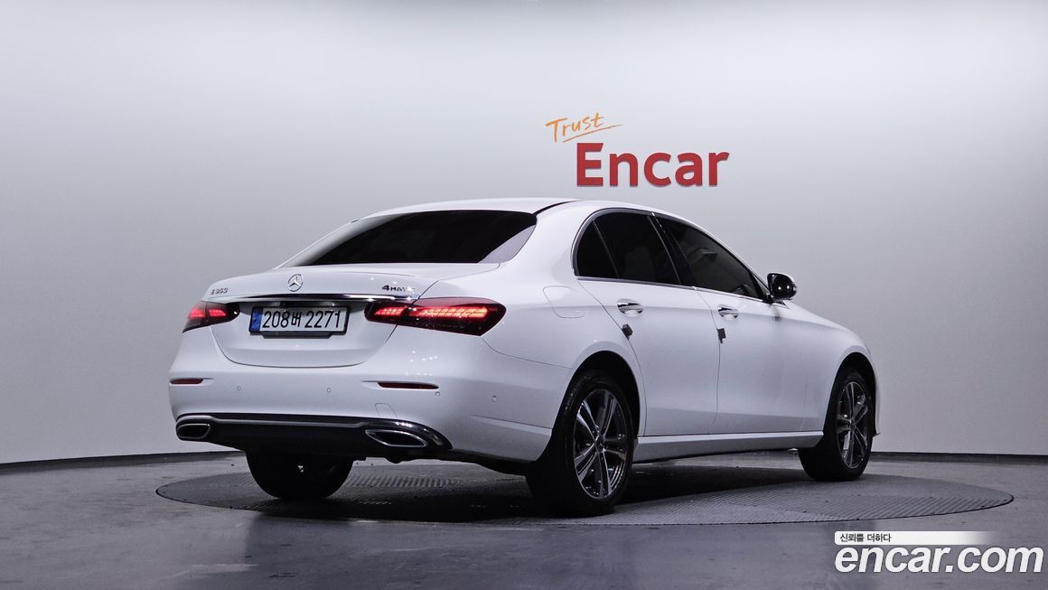 Mercedes-Benz E-Class 2022