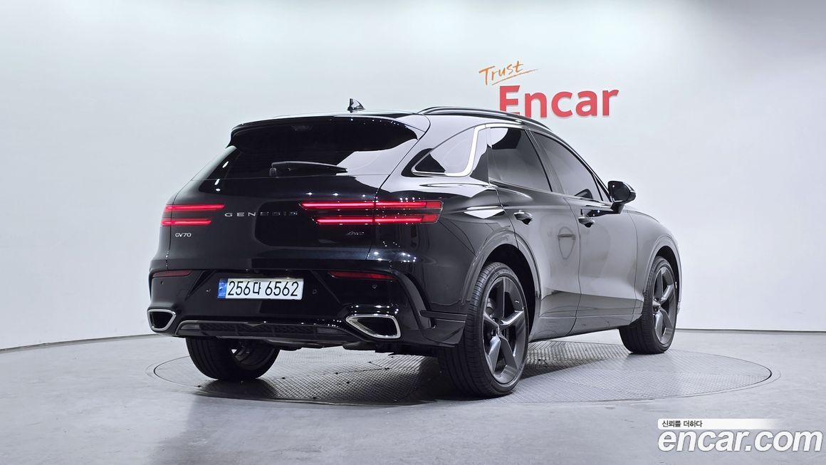 Genesis GV70 2025