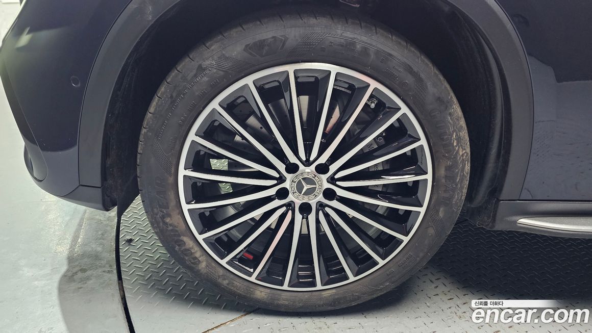 Mercedes-Benz GLC-Class 2024