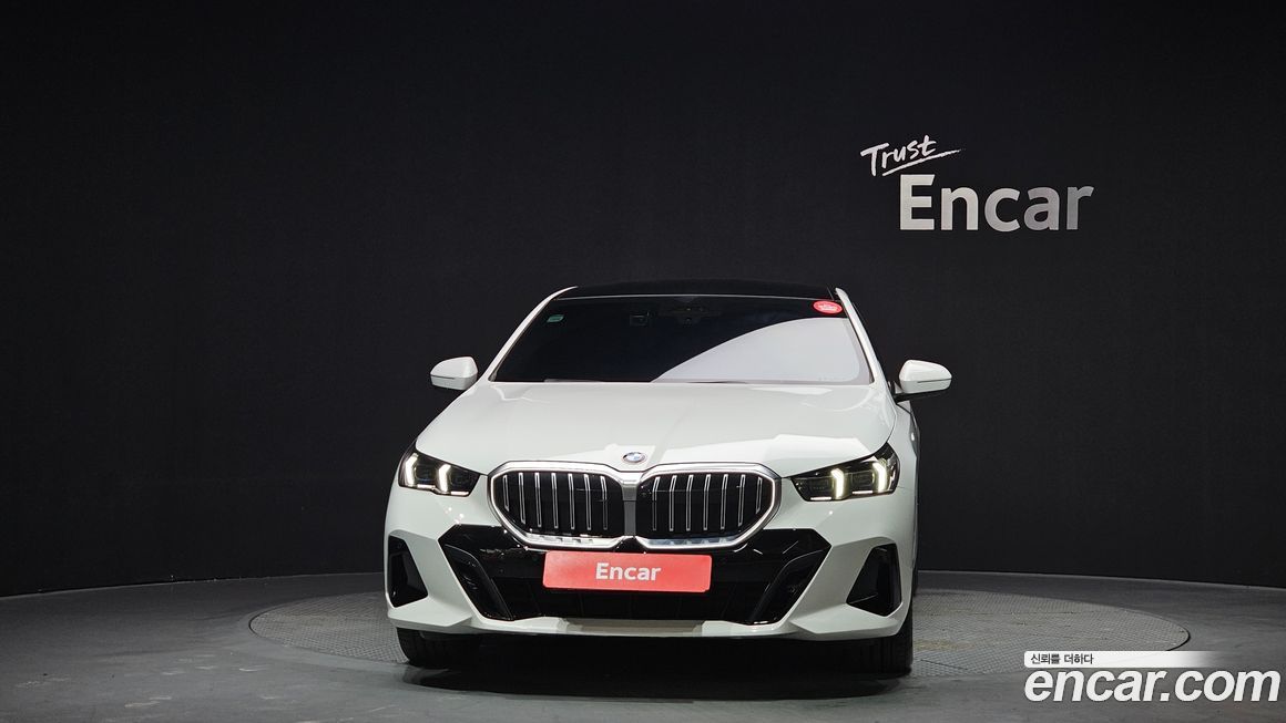 BMW 5-Series 2025