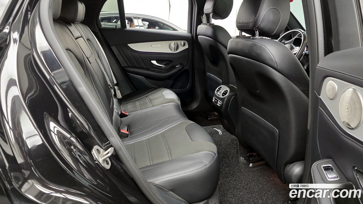 Mercedes-Benz GLC-Class 2021