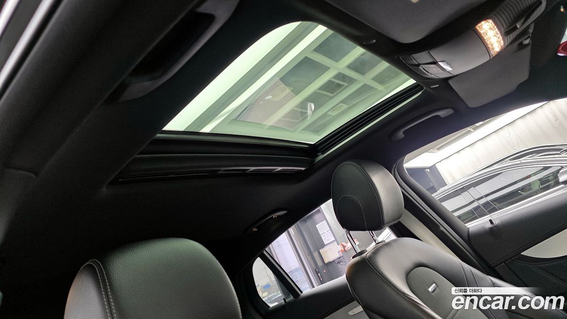 Mercedes-Benz GLC-Class 2021