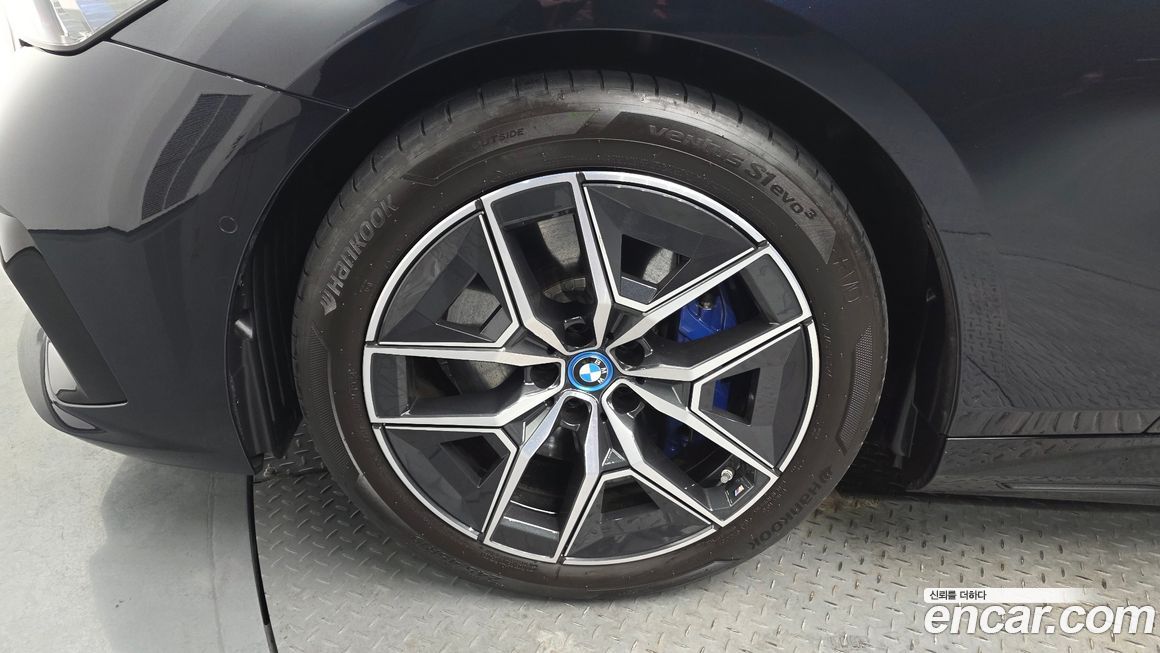BMW i5 2025