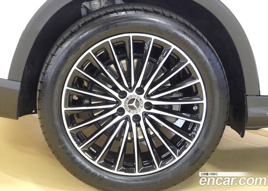 Mercedes-Benz GLC-Class 2024